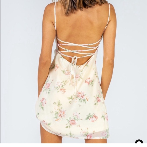 Princess Polly Watson Mini Dress Yellow cream  floral size 2 romantic - Picture 2 of 6